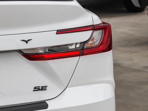 New 2026 Toyota Camry Hybrid image 8