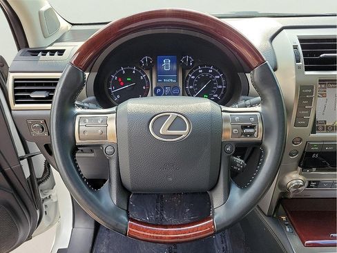 Used 2015 Lexus GX 460 w/ Premium Package AWD/4WD image 18