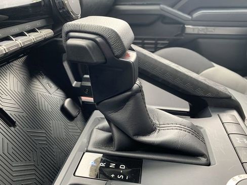 Certified 2025 Toyota Tacoma TRD Off-Road AWD/4WD image 25