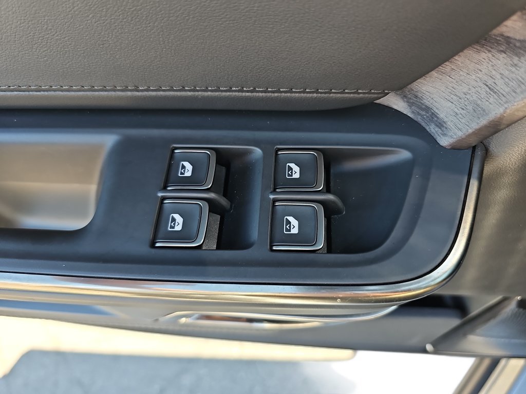 Used 2022 Rivian R1T Adventure AWD/4WD image 27