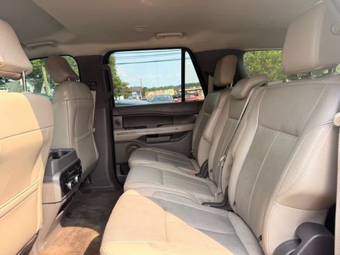 Used 2018 Ford Expedition Max XLT w/ Equipment Group 202A AWD/4WD image 11