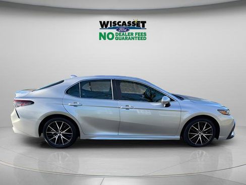 Used 2024 Toyota Camry SE FWD image 5