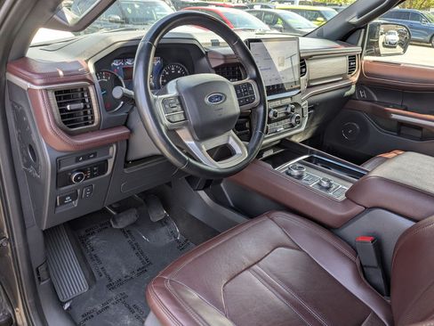Used 2024 Ford Expedition Max Limited AWD/4WD image 16