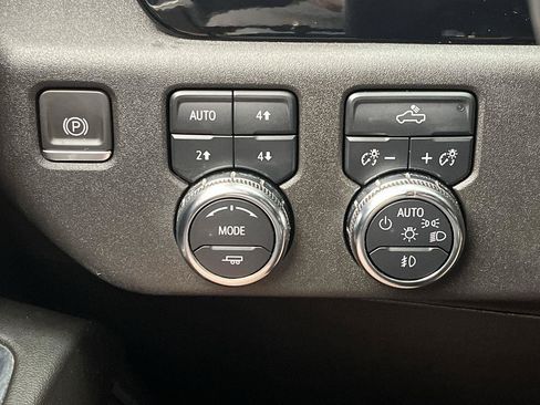 Certified 2024 GMC Sierra 1500 Elevation w/ Preferred Package AWD/4WD image 18