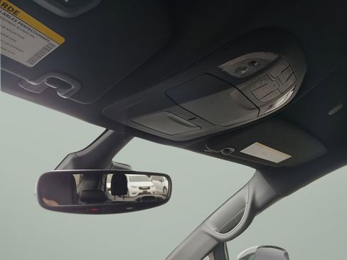 Used 2025 Chrysler Pacifica Select FWD image 23