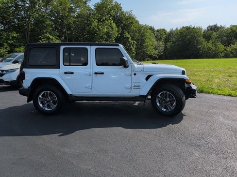 Used 2020 Jeep Wrangler Unlimited Sahara w/ Dual Top Group AWD/4WD image 6