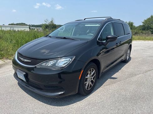 Used 2021 Chrysler Voyager Lxi FWD image 7