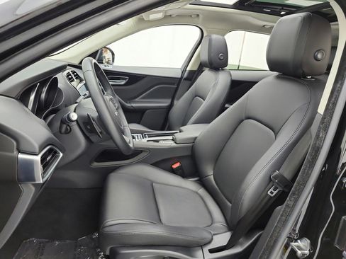 Used 2019 Jaguar F-PACE Premium AWD/4WD image 15