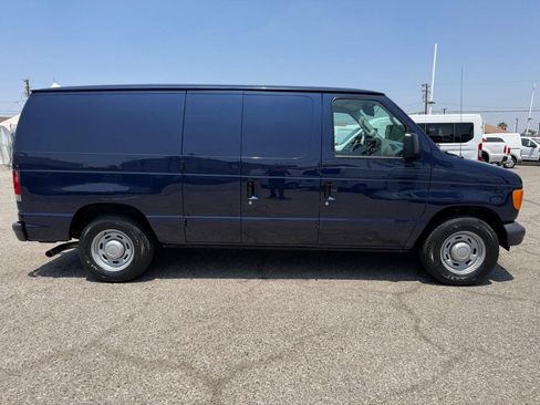 Used 2006 Ford E-150 and Econoline 150 RWD image 4