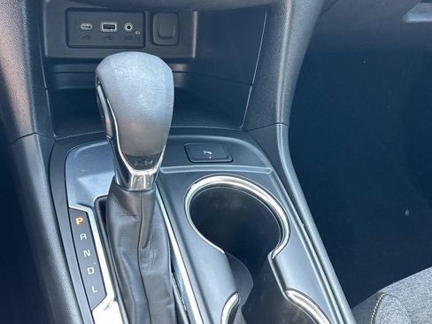Used 2024 Chevrolet Equinox LT FWD image 34