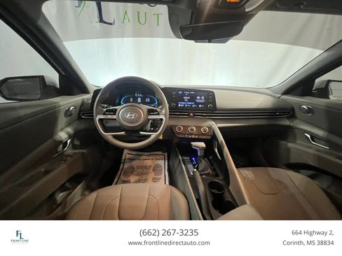 Used 2024 Hyundai Elantra SE FWD image 14