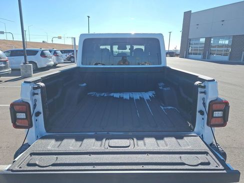 New 2026 Jeep Gladiator Rubicon w/ Safety Group AWD/4WD image 19