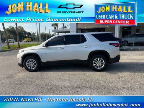 Used 2022 Chevrolet Traverse LS FWD image 4