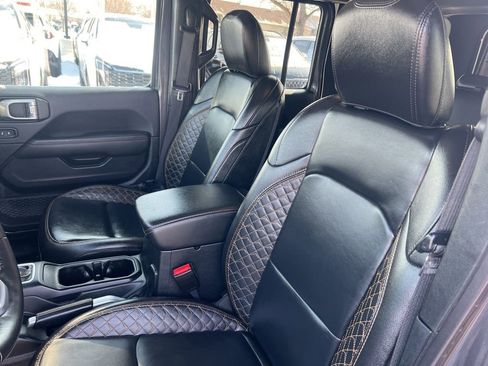 Used 2021 Jeep Wrangler Unlimited Sahara image 5