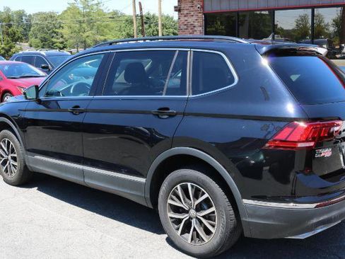 Used 2021 Volkswagen Tiguan SE w/ Panoramic Sunroof Package AWD/4WD image 5