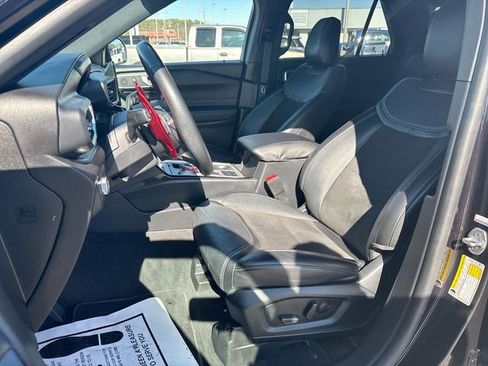 Certified 2022 Ford Explorer ST w/ ST Street Pack image 17