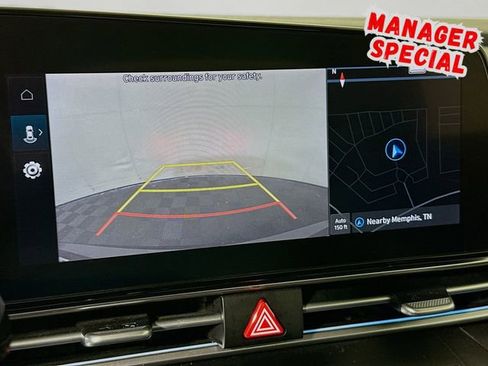 Used 2024 Hyundai Elantra SEL image 16