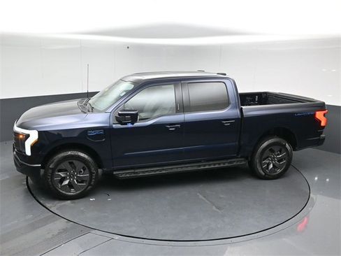 Used 2024 Ford F150 Lightning Lariat image 49