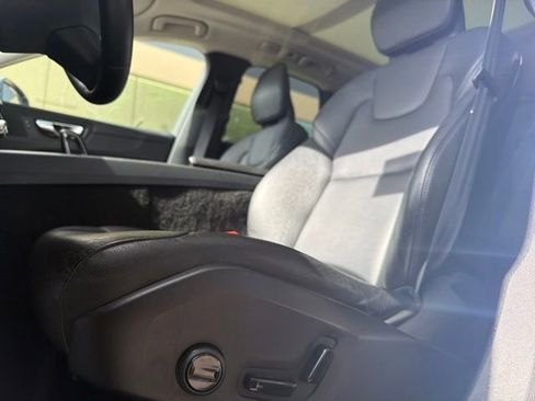 Used 2023 Volvo XC60 B5 Core AWD/4WD image 5