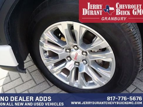 Used 2024 GMC Sierra 1500 Denali w/ Technology Package AWD/4WD image 9