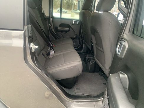 Used 2023 Jeep Gladiator Sport image 24