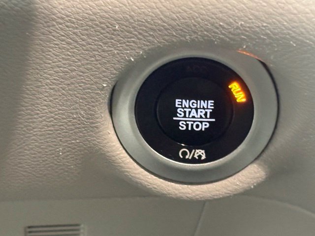Used 2022 Chrysler Pacifica Touring-L FWD image 38