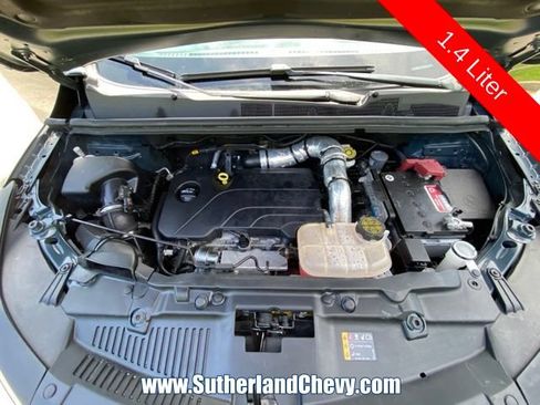 Used 2022 Chevrolet Trax LT w/ Premium Seat Package AWD/4WD image 41