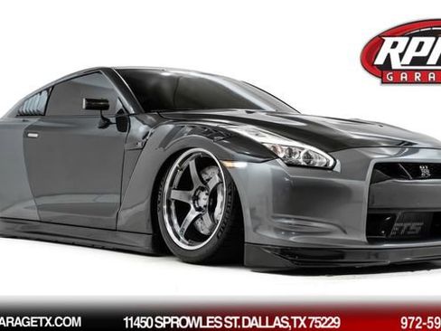 Used 2010 Nissan GT-R Premium image 1