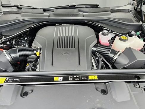 Certified 2025 Land Rover Range Rover SE image 20