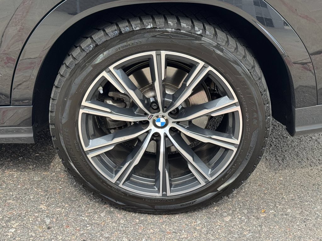 Used 2024 BMW X6 xDrive40i w/ Premium Package AWD/4WD image 16