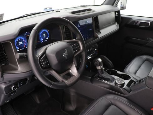 Used 2025 Ford Bronco Badlands image 13