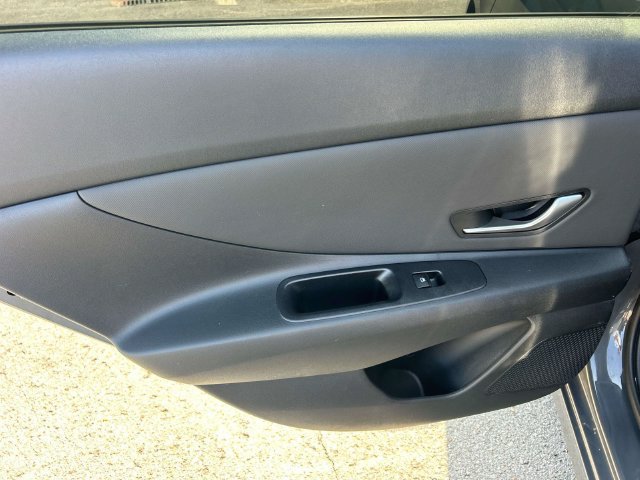Used 2024 Hyundai Elantra SEL w/ Convenience Package FWD image 16