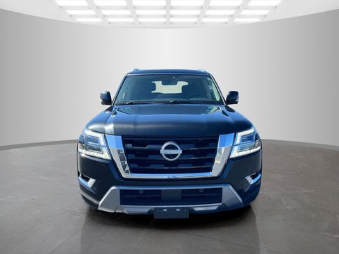 Used 2024 Nissan Armada SL w/ Captain's Chairs Package image 2