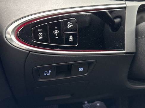 Used 2025 Genesis GV70 2.5T w/ Advanced Package AWD/4WD image 19