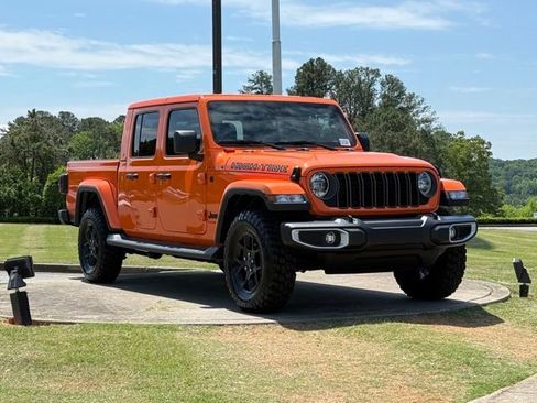 Used 2025 Jeep Gladiator Sport AWD/4WD image 1