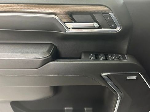 Used 2024 Chevrolet Silverado 1500 LT Trail Boss w/ LT Trail Boss Premium Package AWD/4WD image 16