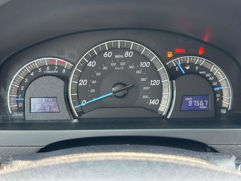 Used 2014 Toyota Camry SE FWD image 26