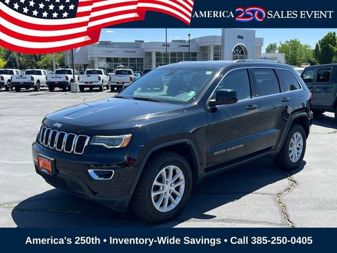 Used 2021 Jeep Grand Cherokee Laredo AWD/4WD image 1