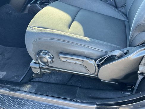 Used 2020 Jeep Wrangler Sport image 16