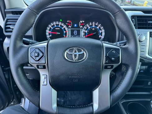 Used 2017 Toyota 4Runner SR5 Premium image 30