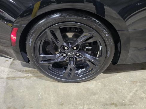 Used 2021 Chevrolet Camaro LT w/ RS Package image 24