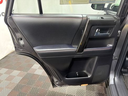 Used 2023 Toyota 4Runner TRD Off-Road Premium w/ Moonroof Package AWD/4WD image 19