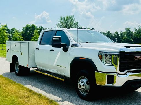 Used 2021 GMC Sierra 3500 4x4 Crew Cab w/ Convenience Package image 5