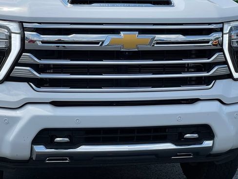 Used 2024 Chevrolet Silverado 2500 High Country w/ High Country Premium Package AWD/4WD image 46