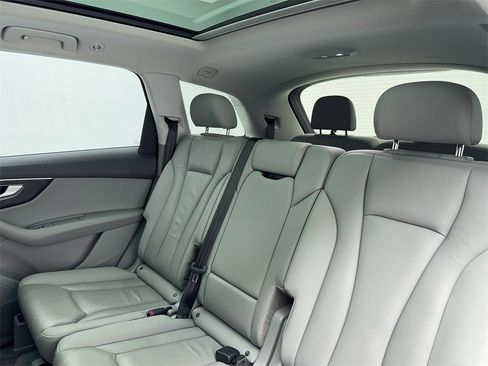 Used 2022 Audi Q7 3.0T Premium image 42