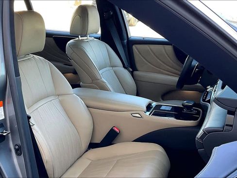 Used 2023 Lexus LS 500 image 9