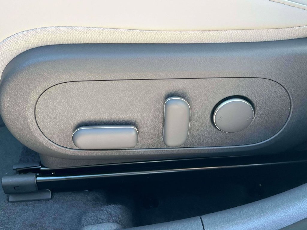 New 2027 Hyundai Kona SEL Premium AWD/4WD image 32