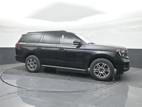 New 2025 Ford Expedition Active image 11