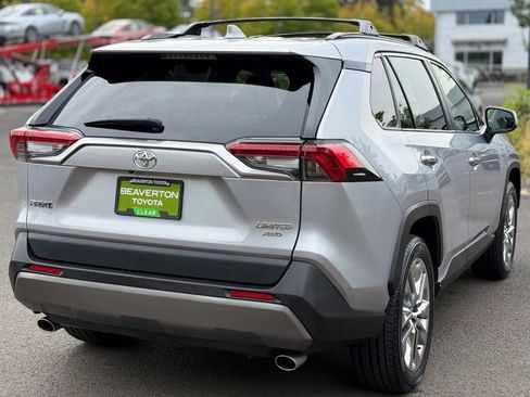 Used 2020 Toyota RAV4 Limited AWD/4WD image 5