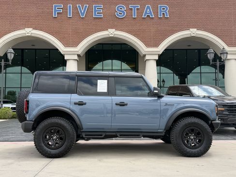 Certified 2024 Ford Bronco Wildtrak AWD/4WD image 3